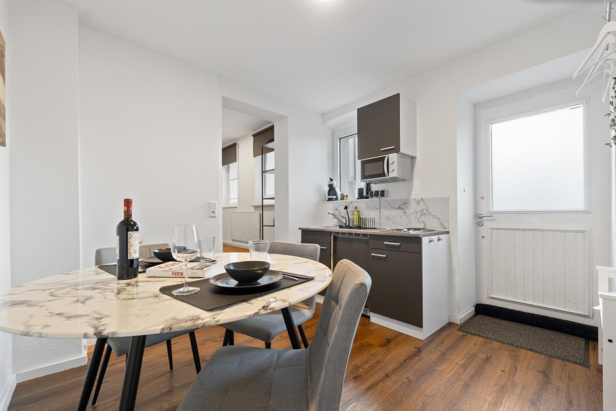 Apartamento Modernes Am Rhein In Ruhiger Lage Colonia
